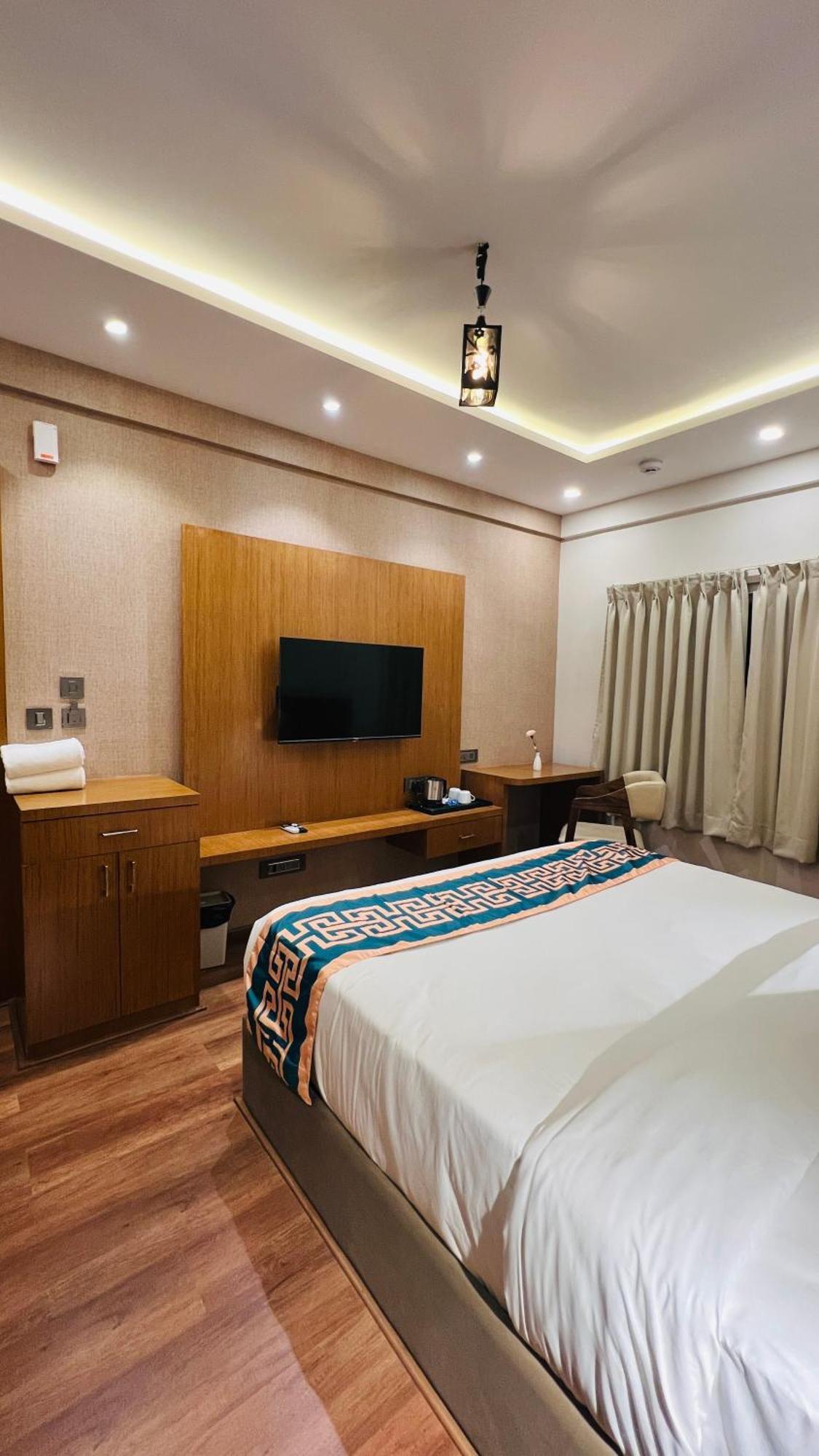 Hotel Aashraya Dod Jala Exterior photo