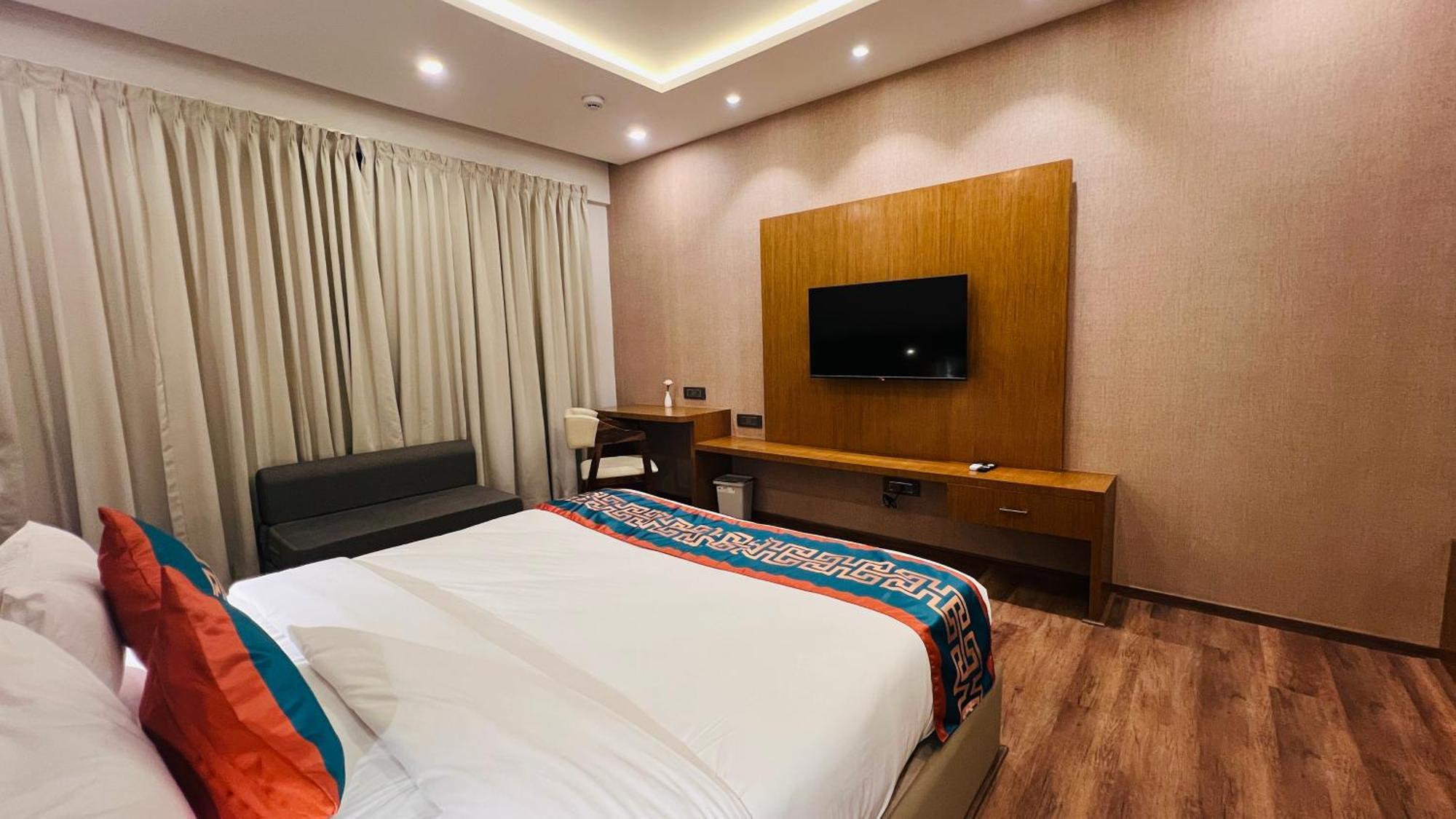 Hotel Aashraya Dod Jala Exterior photo